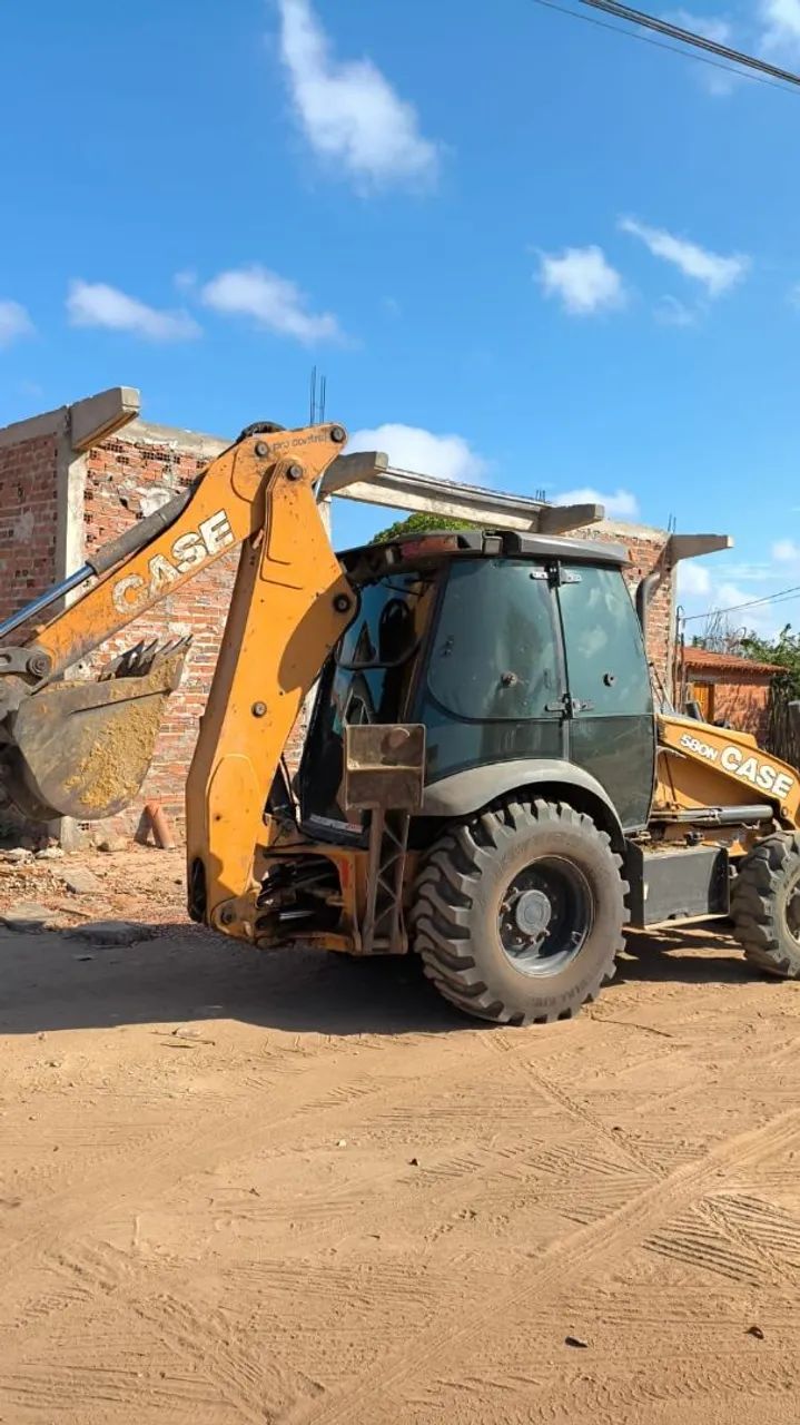 Vendo retroescavadeira case 2020 - Foto 2