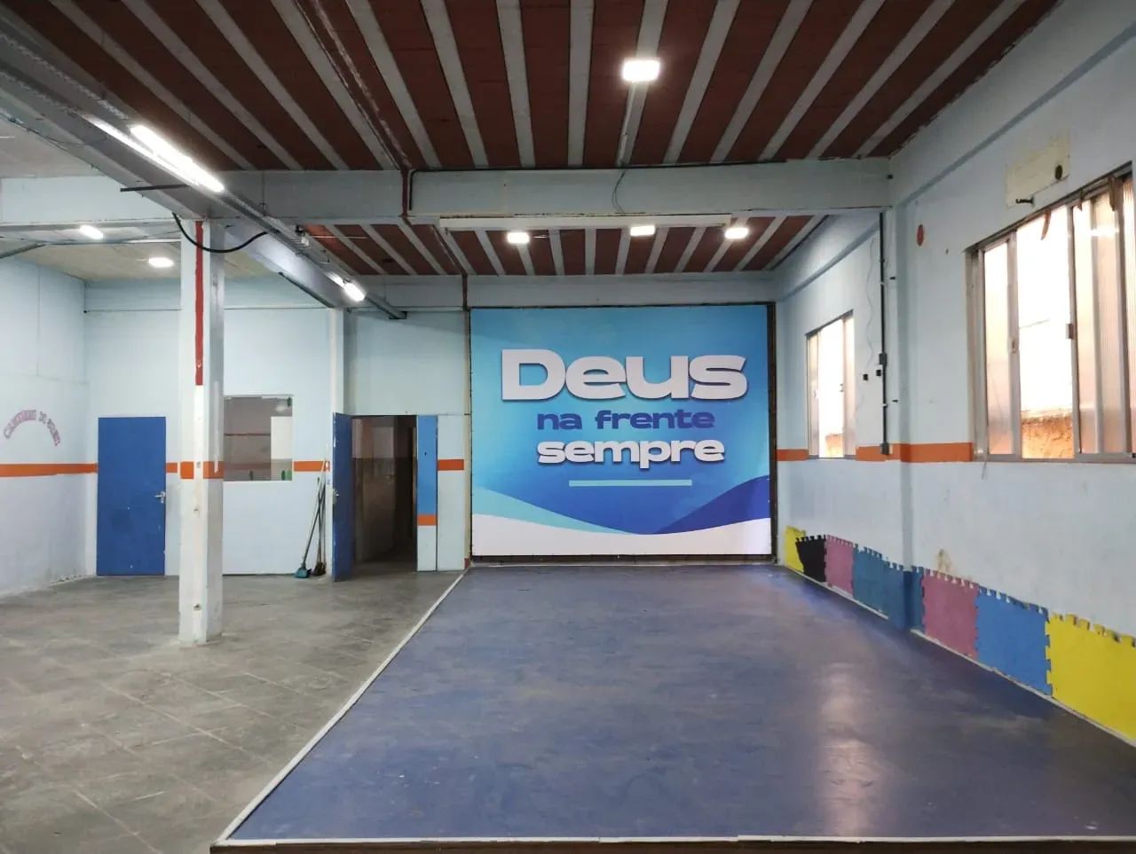 Prédio Comercial - Santa Cruz da Serra  - 1200 m2 - Cód. 1689 - Foto 4