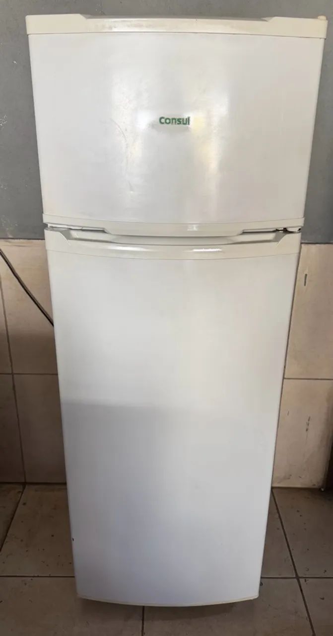 Geladeira cônsul dúplex usada barata conservada 