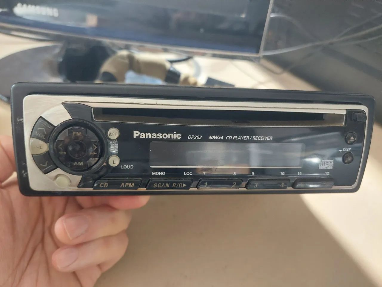 Cd automotivo Panasonic DP202