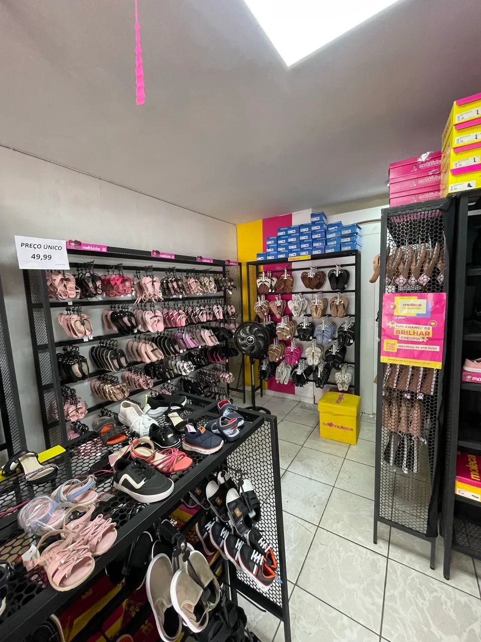 Grades/Prateleiras/Móvel para loja de calçados e roupa  - Foto 2