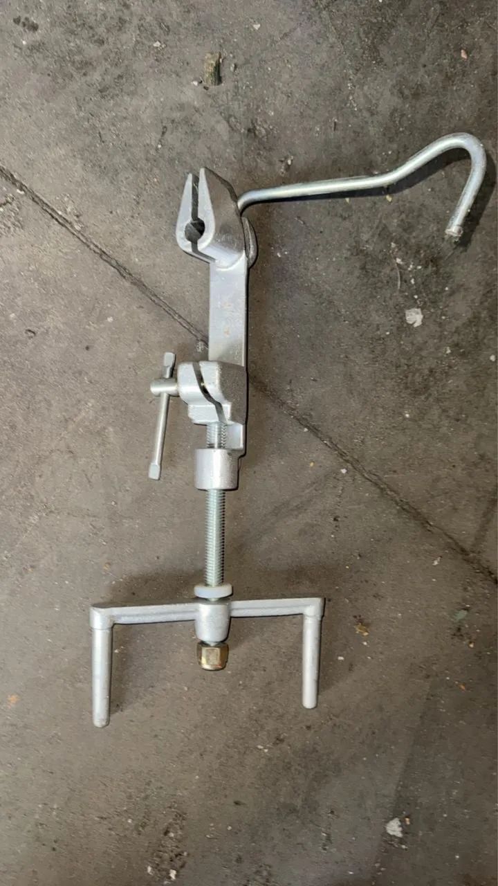 Máquina de Cintar Poste usada