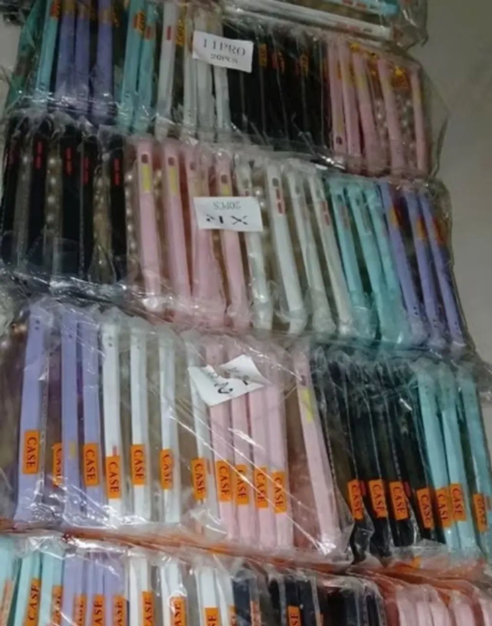 Vendo 99 capinhas para iphone e Android 