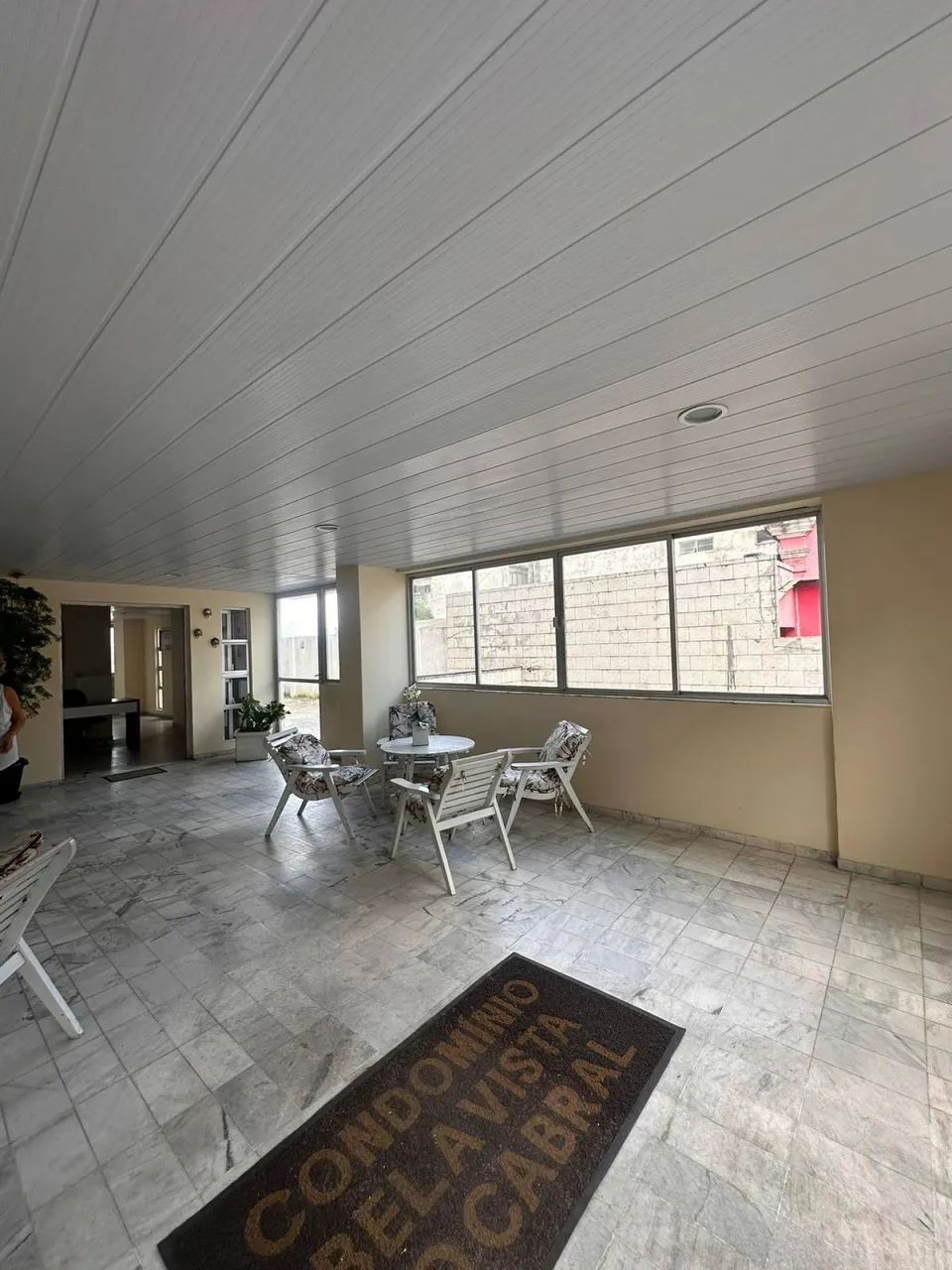 Nazaré 2/4 com dep e suíte e garagem - Foto 4