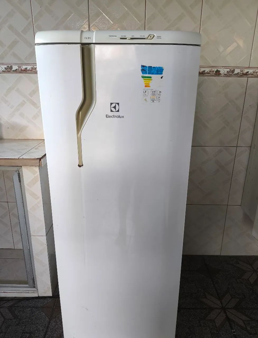 Refrigerador eletrolux RE31