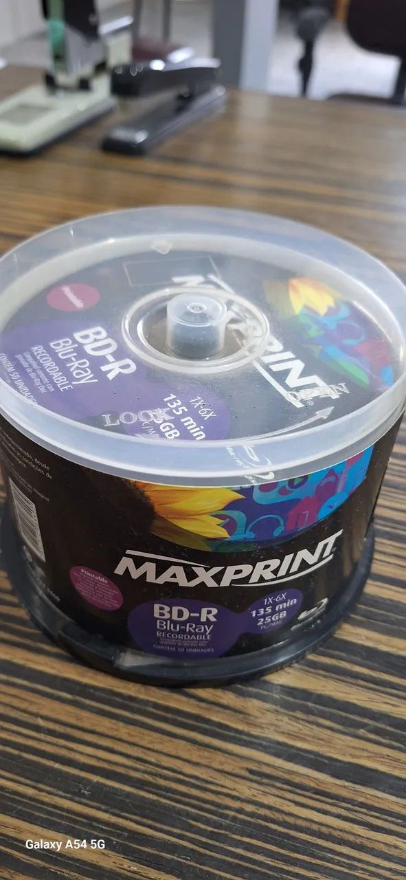 Pote com discos blu-ray bd-r 25 GB maxprint