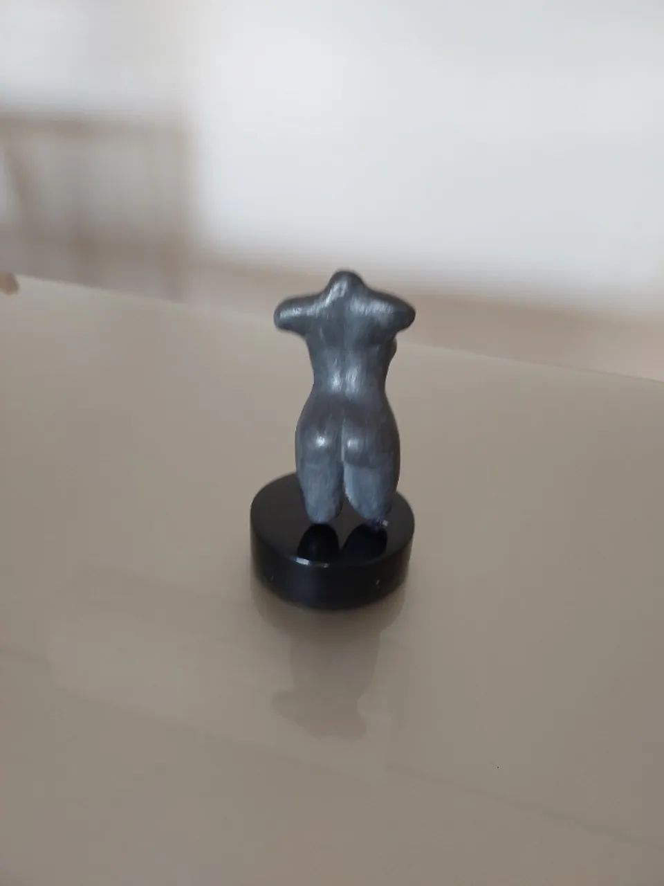 Escultura feminina mulher estilizada em bronze :  Torso - Foto 4