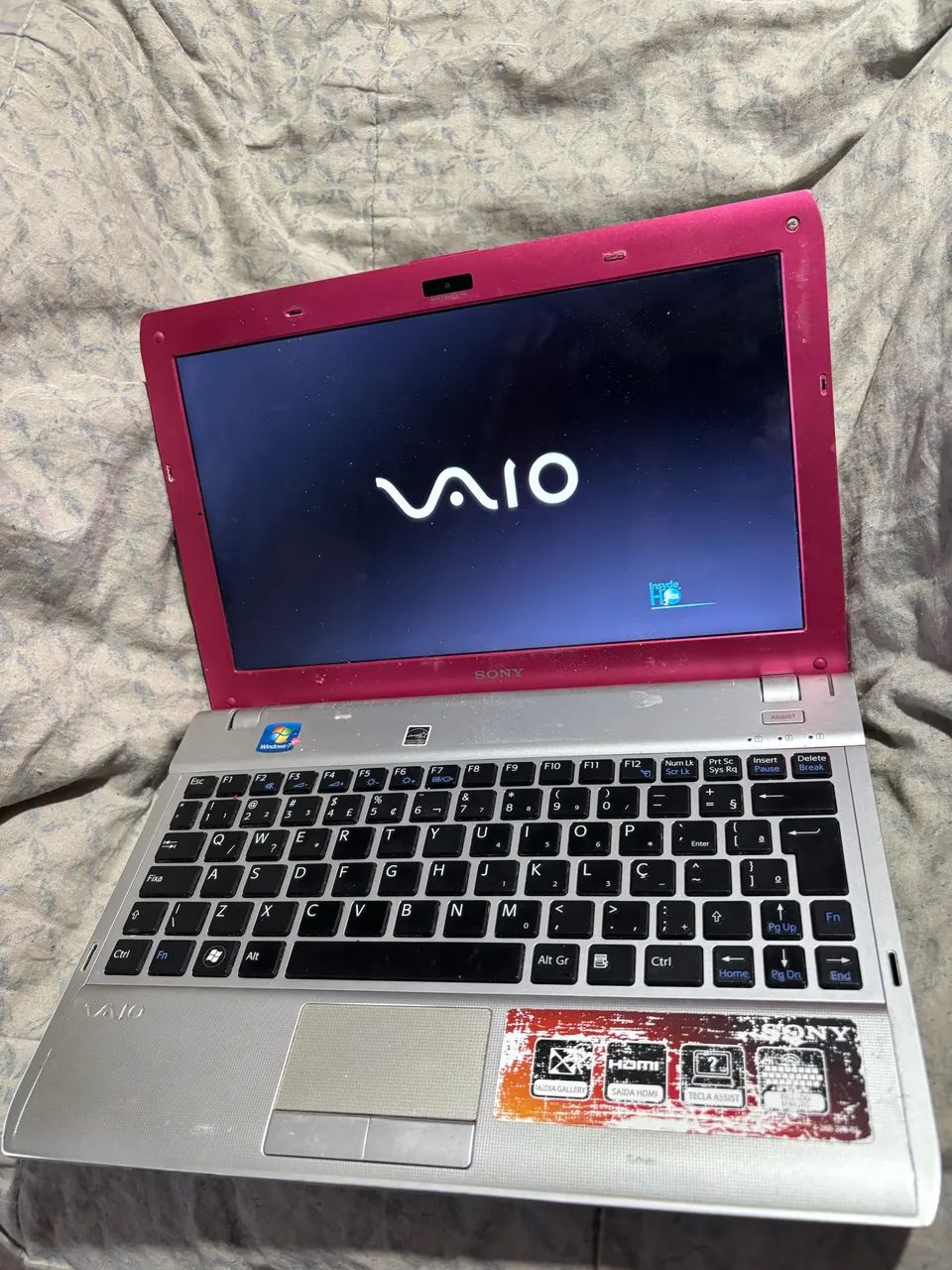 Netbook Sony.  8GB.  Windows 10