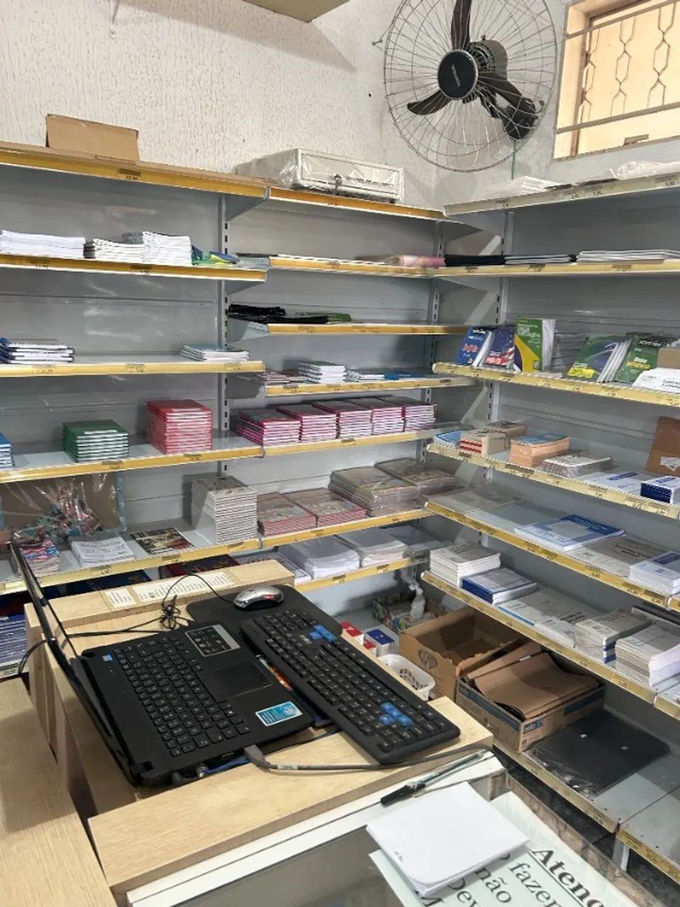 Passo Ponto de Papelaria Completa com ótima clientela - Foto 2