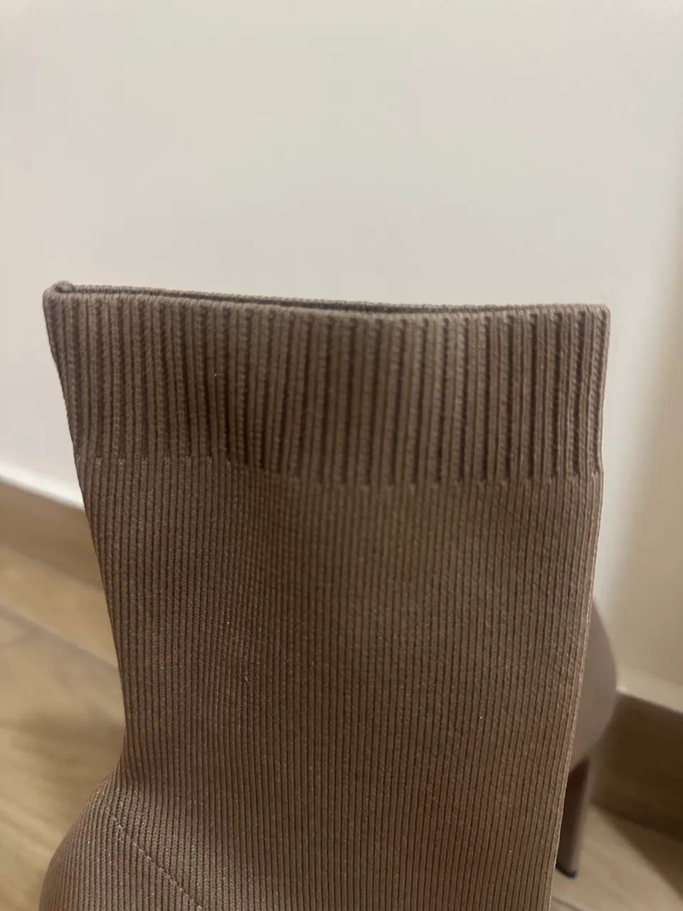 bota zara cano médio nova tam 39  - Foto 5