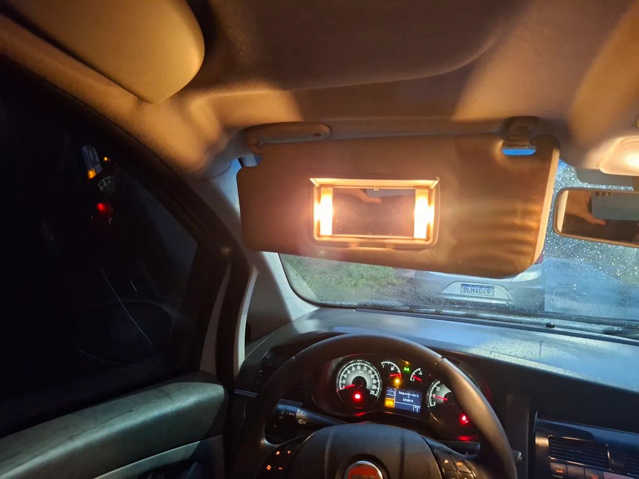 Fiat Linea Essence Dualogic 1.8 Flex 16V 4P 2013 - Foto 4