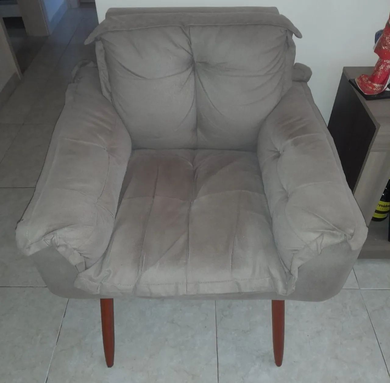 Poltrona Decorativa Opalla Sala Suede Bege Escur