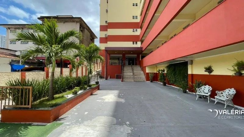 TOTALMENTE REFORMADO, COM 90 M²!!