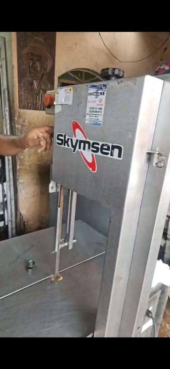 MÁQUINA DE SERRA OSSO SKYMSEN 