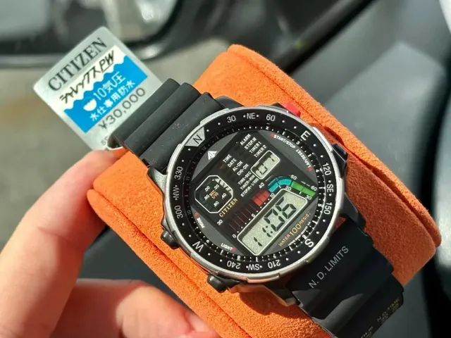 Citizen Windsurf D060 Série Prata Black Estado de Zero Época Do Aqualand Wingman (Usado)