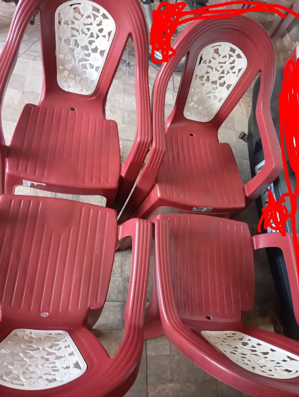 Vendo 4 cadeiras de plástico  - Foto 2