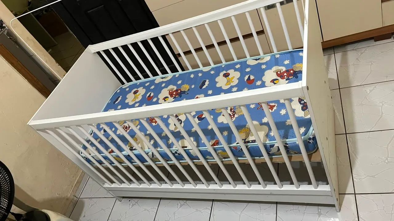 BERÇO DE BEBÊ BRANCO + COLCHÃO - Foto 2