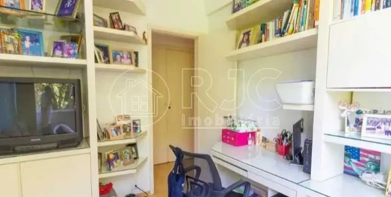 Imóvel para venda possui 136 metros quadrados com 4 quartos em Tijuca - Rio de Janeiro - R - Foto 13