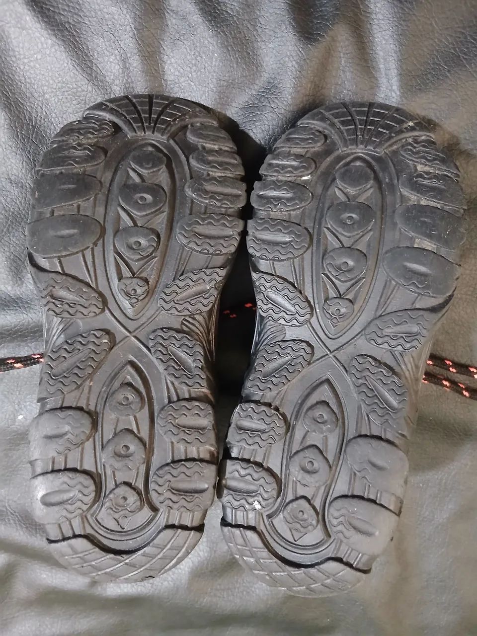LINDO TÊNIS SEMI NOVO NUM 30 MARCA MINE PÉ  - Foto 4