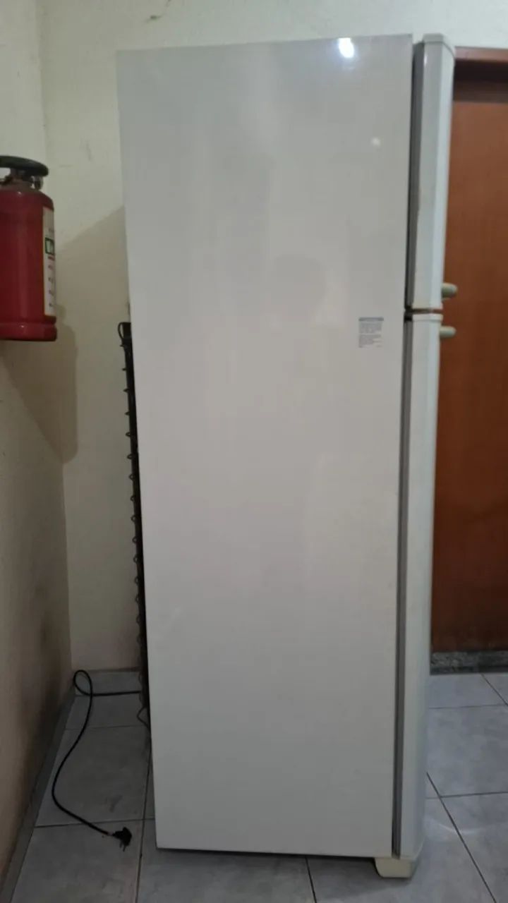 GELADEIRA ELEYTROLUX DC47 SUPER CONSERVADA - Foto 5