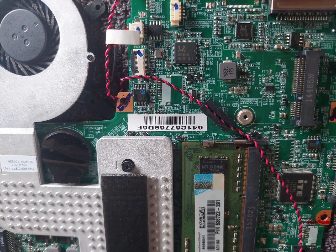 Placa mãe notebook cce f4030 com defeito  - Foto 4