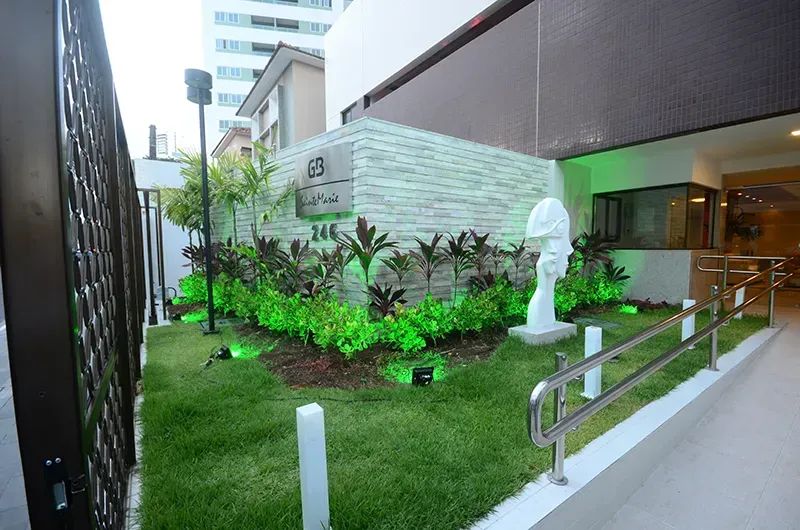 Oportunidade no Edífício Sainte Marie | Apartamento com 2 quartos andar alto