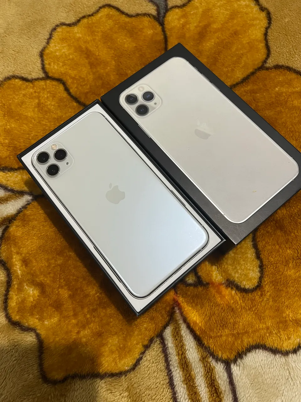 Iphone 11 prata/silver pro max 256gb. Excelente estado! Único dono