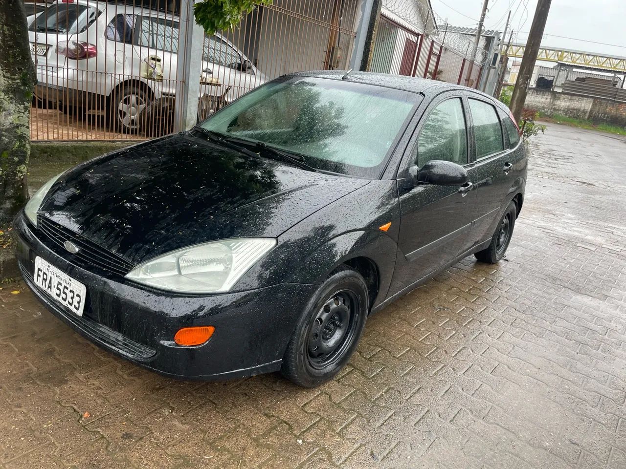 Ford Focus Focus 1.8 16V 5p 2002