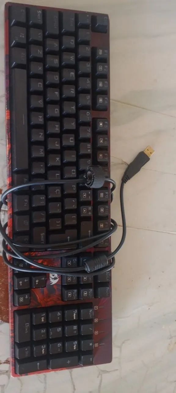 Teclado mecânico da redragon Infernal