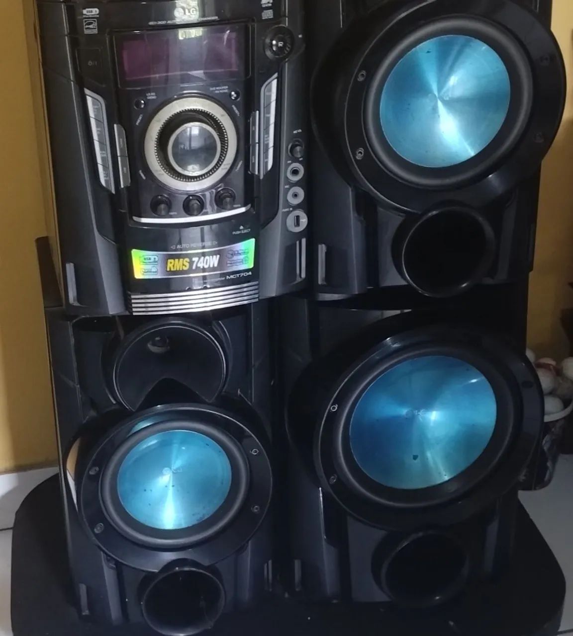 Som Mini System LG modelo MCD605