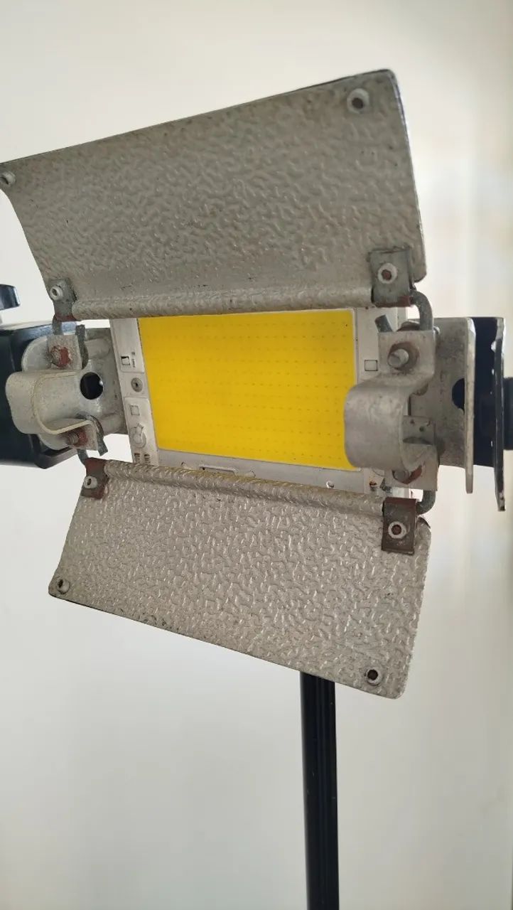 Tocha Led de Iluminação Luz Contínua para Estúdio e Audiovisual432957637296148480