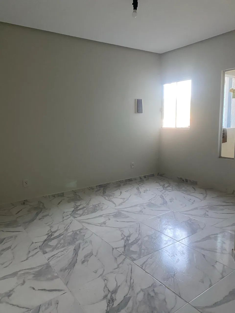 Aluga-se este lindo apartamento de dois quartos 