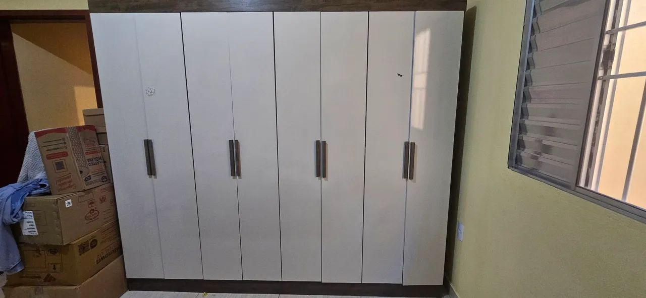 Guarda roupa 8 portas