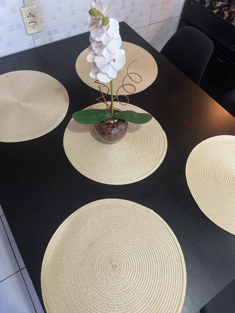 Vendo mesa completa com 4 cadeiras  - Foto 3