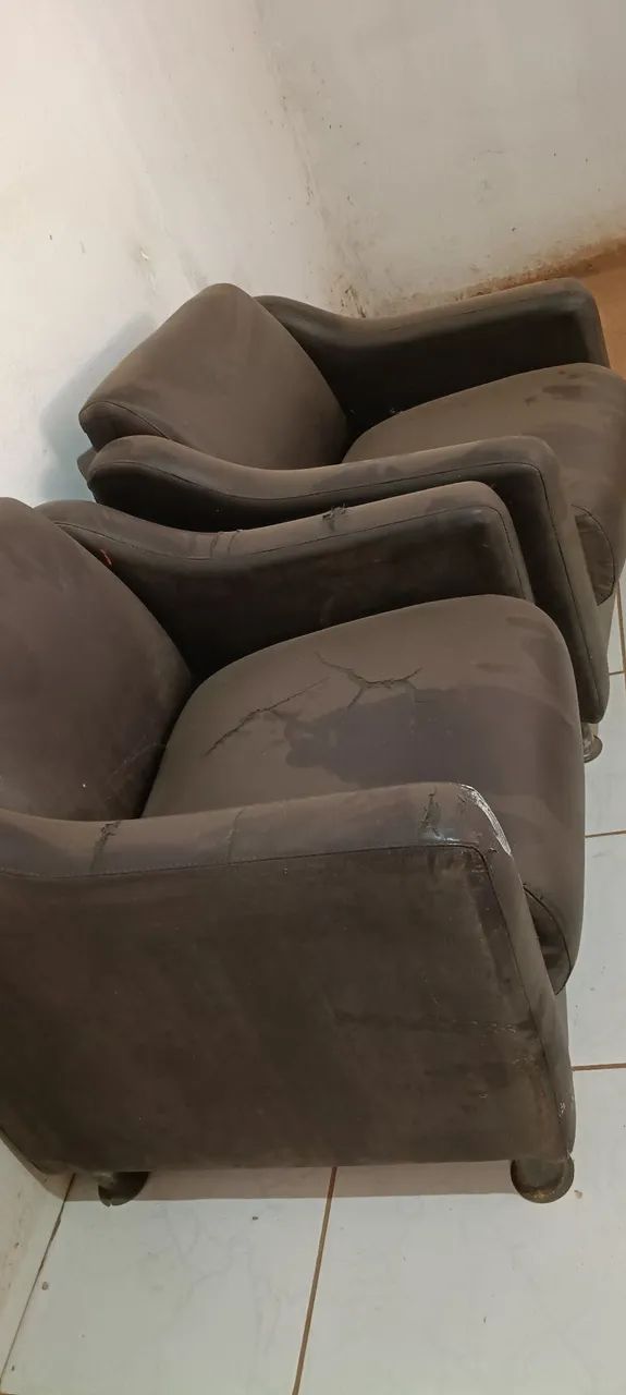 2 POLTRONAS SIMPLES