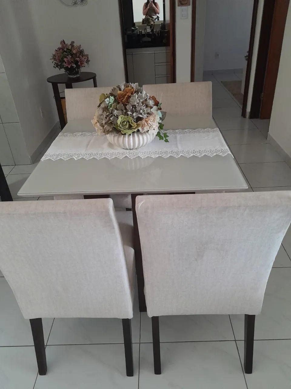 Mesa 4 cadeiras em madeira  - Foto 3