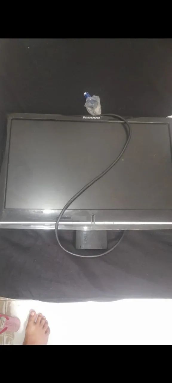 Monitor Lenovo 