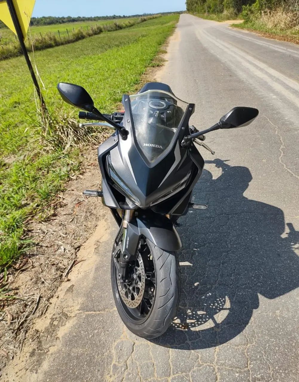 CBR 650R 2023 - Foto 5