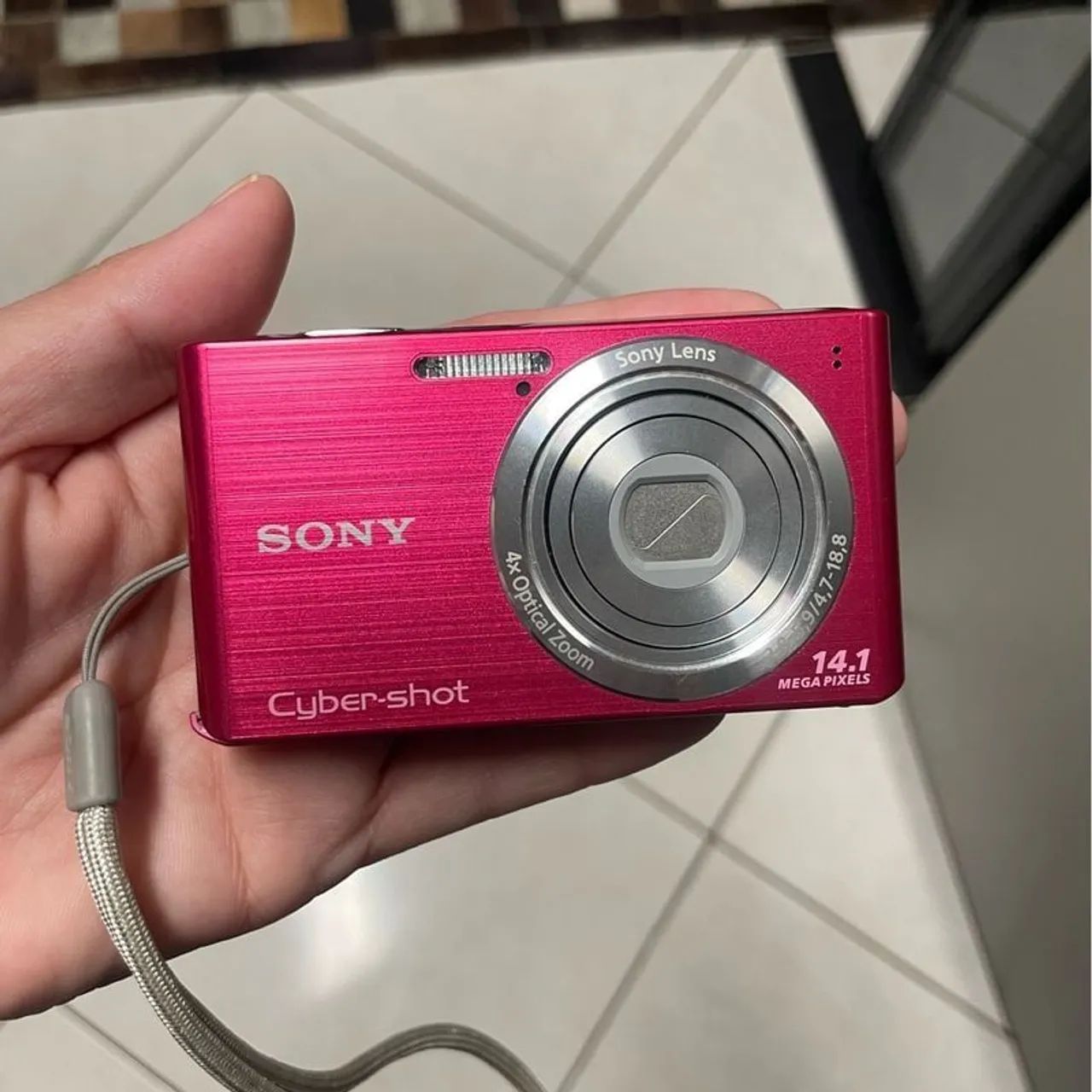 Camera Digital Sony Cyber shot 14.1 Dsc-W320 Rosa - Câmeras e