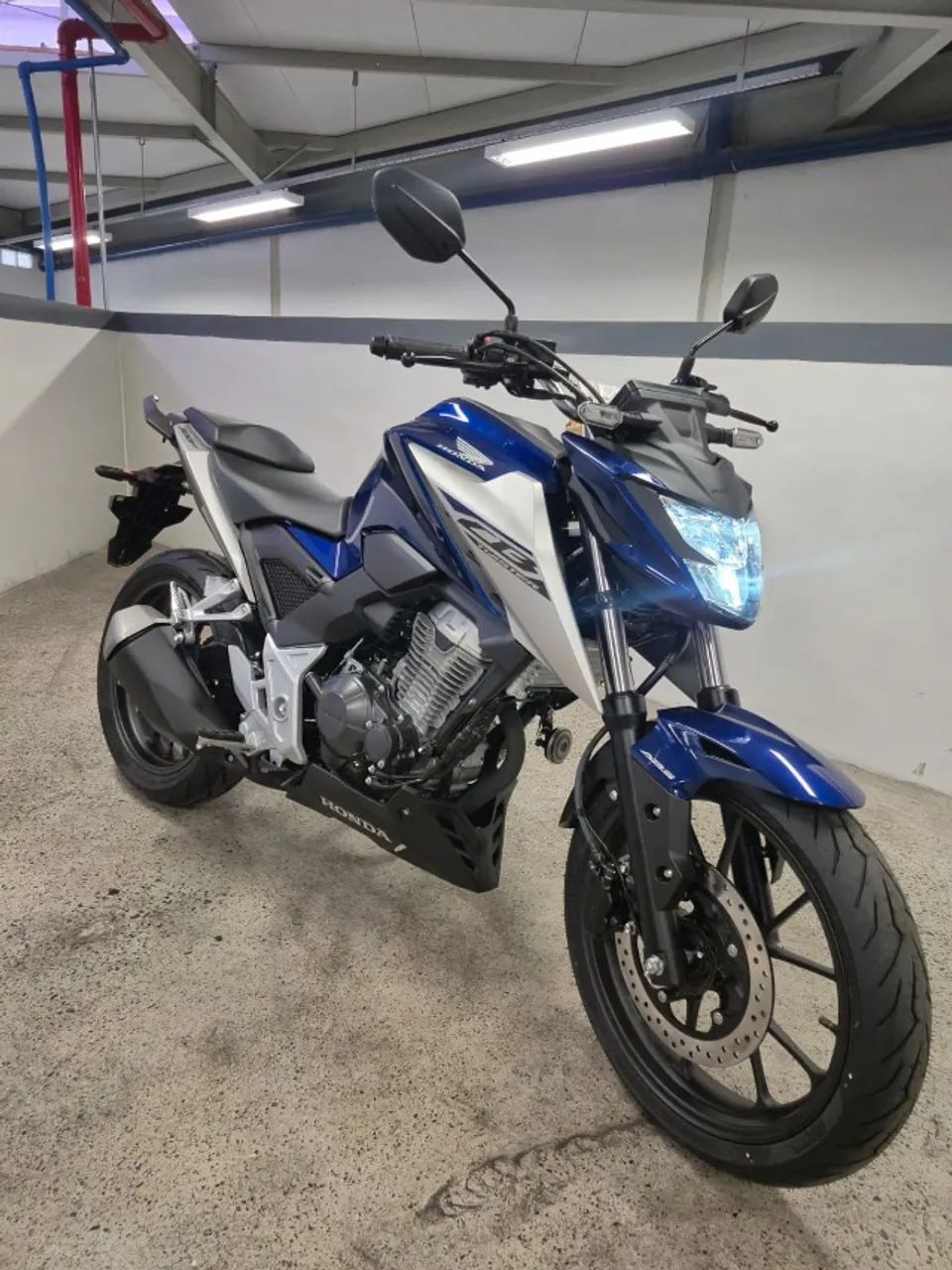 cb 300 cbs 2026  - Foto 4