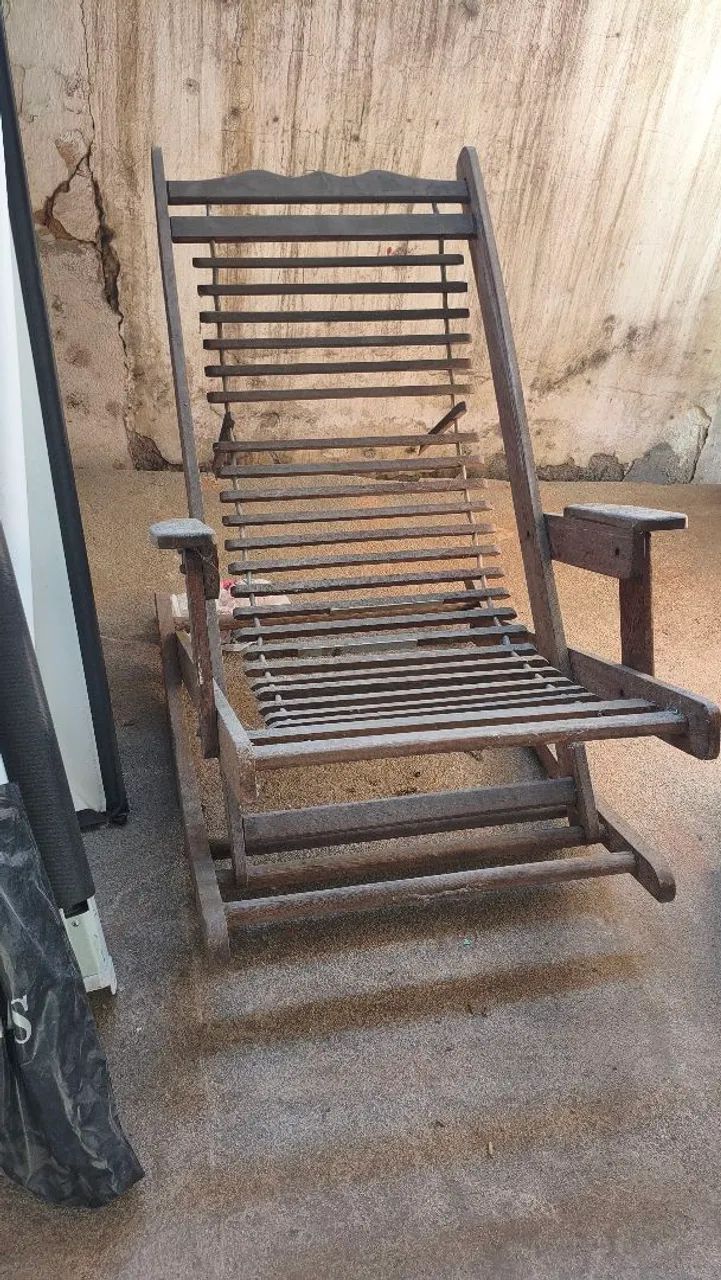 Cadeira COM DEFEITO PRECISA DE CONSERTO 