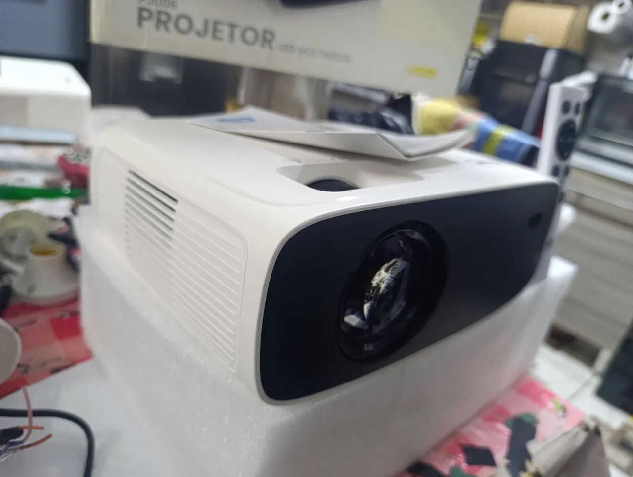 Retro projetor Android novo na caixa metade do preço  - Foto 4