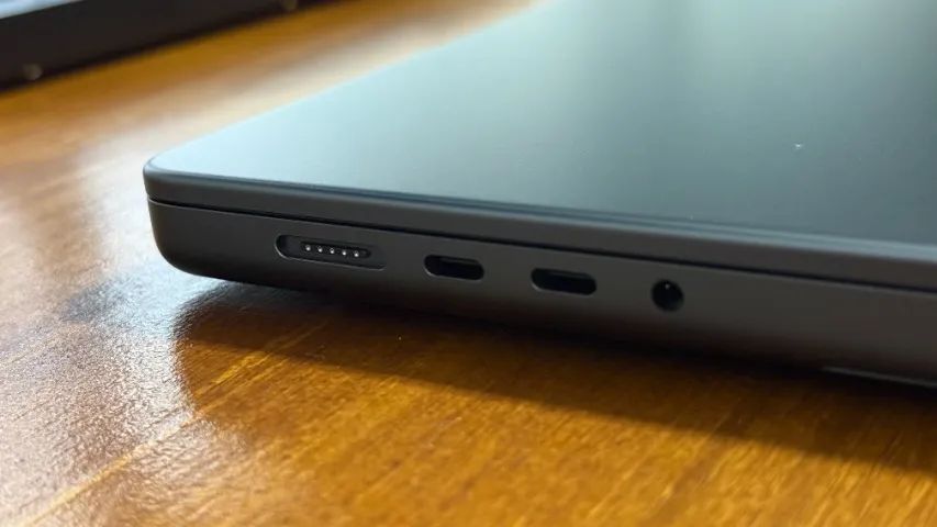 Macbook Pro M4 16" 24GB 512GB - Foto 2