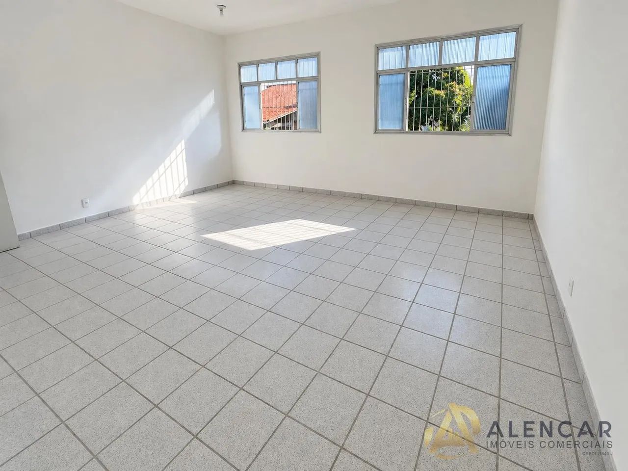 IMÓVEL COMERCIAL COM 550M² PARA LOCAÇÃO NO CENTRO DE VILA VELHA/ES - Foto 5