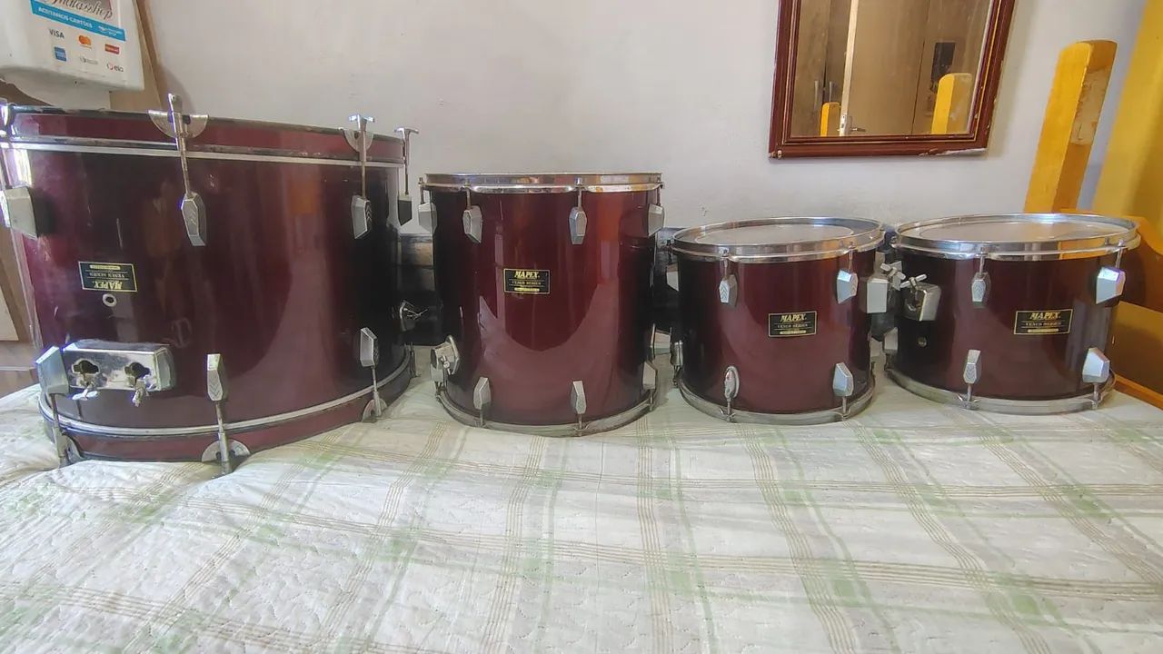 Bateria acústica Mapex Vênus Series Percussion Technology/Bumbo 22/Surdo 16/Ton13/Ton12.