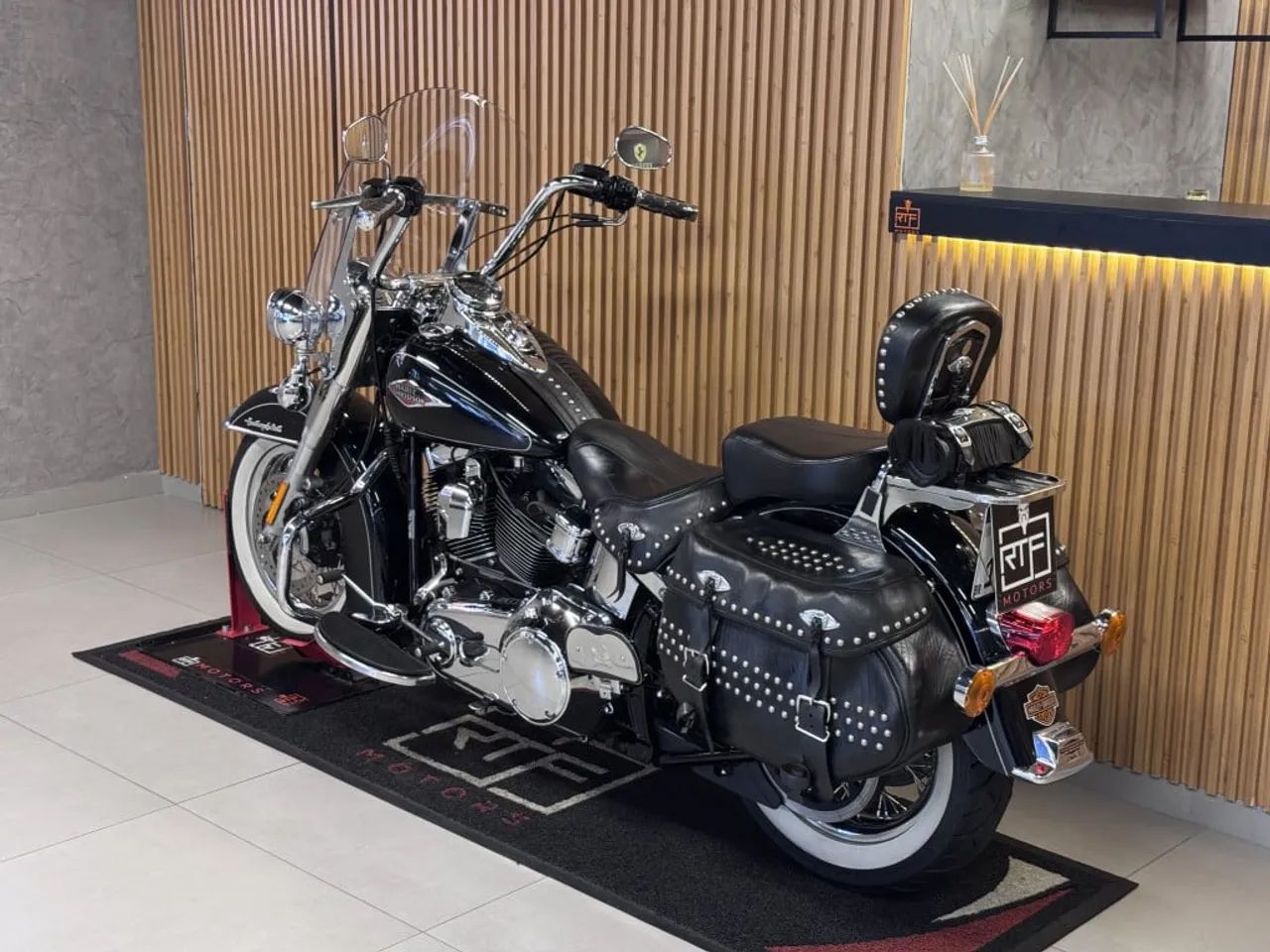 Harley Davidson Heritage Softail Classic 2015 - Foto 3