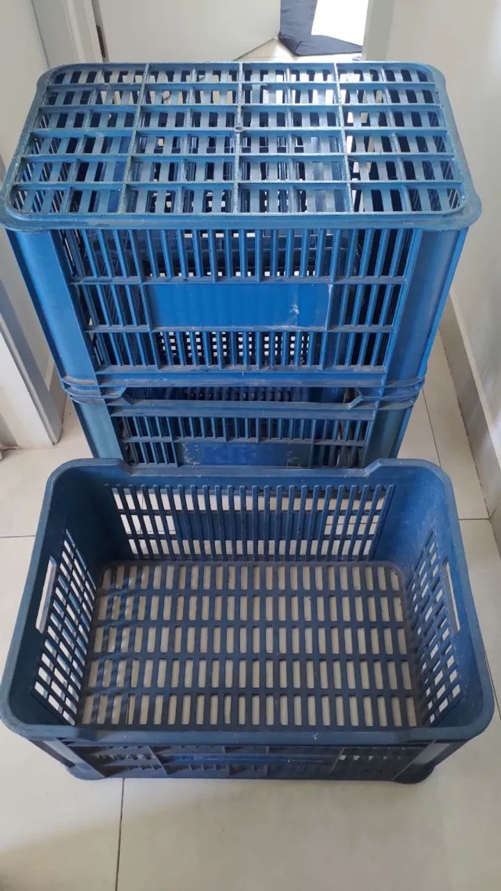 Engradado plástico em excelente estado, pouco uso