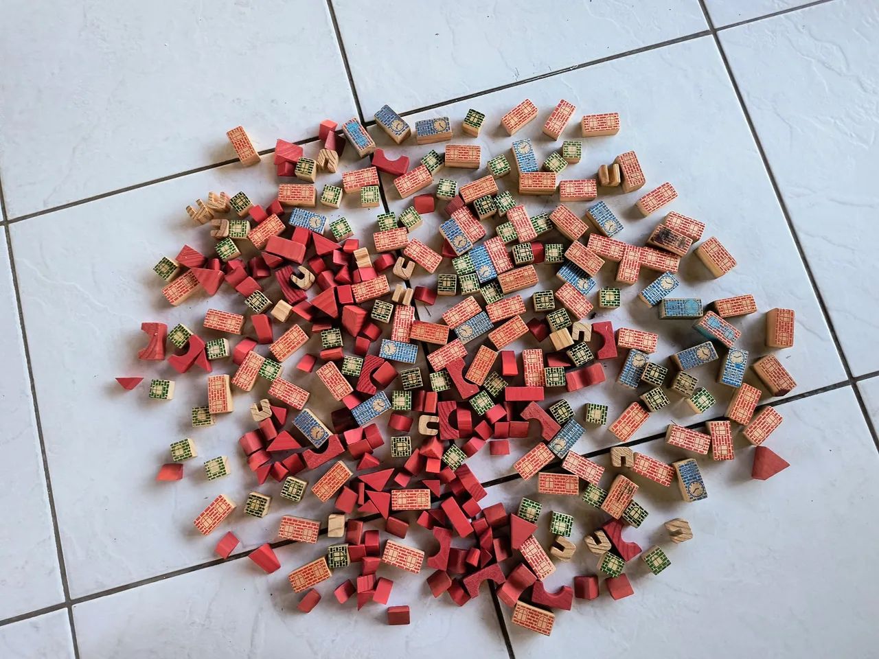 Jogo Brincando de Engenheiro com 306 peças 