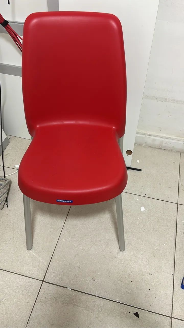 Cadeiras PVC, pés de metal ! Flex móveis  - Foto 4