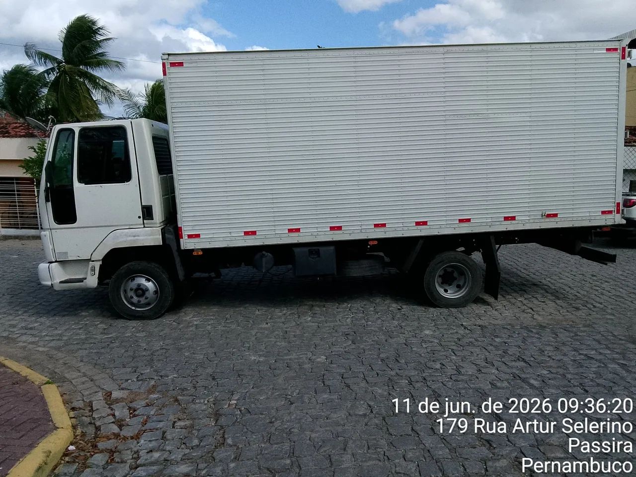 Caminhão baú  - Foto 2